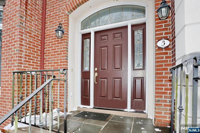 3 Candlewood Drive, Old Tappan, NJ 07675