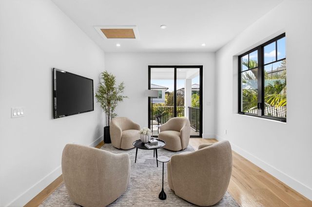 238 NE 12th Street NE, Delray Beach, FL 33444