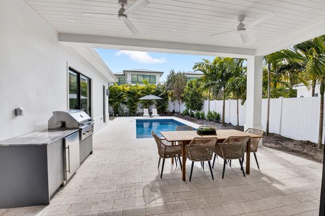 238 NE 12th Street NE, Delray Beach, FL 33444