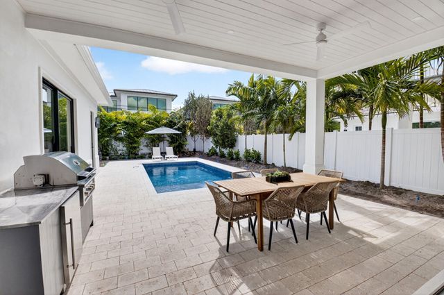 238 NE 12th Street NE, Delray Beach, FL 33444