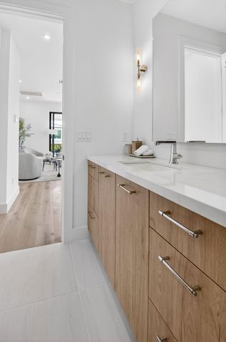 238 NE 12th Street NE, Delray Beach, FL 33444