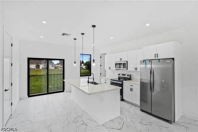 2807 6th ST SW, Lehigh Acres, FL 33976