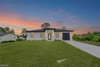 2807 6th ST SW, Lehigh Acres, FL 33976