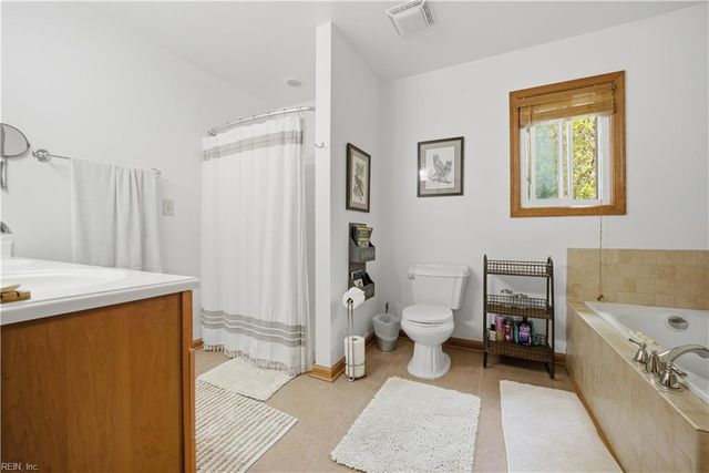 10346 Acorn LN, Smithfield, VA 23430