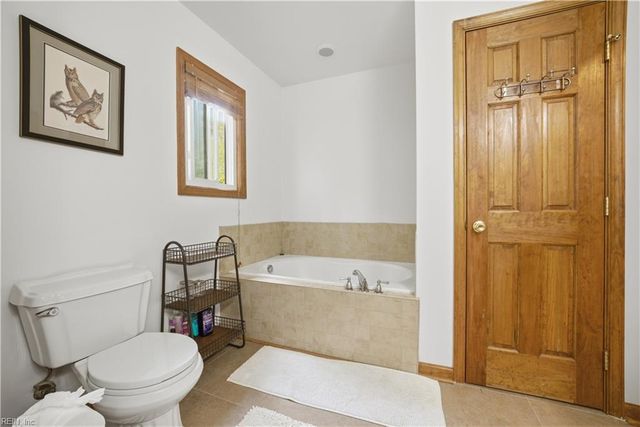10346 Acorn LN, Smithfield, VA 23430