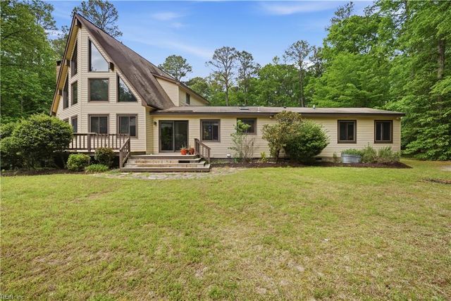 10346 Acorn LN, Smithfield, VA 23430