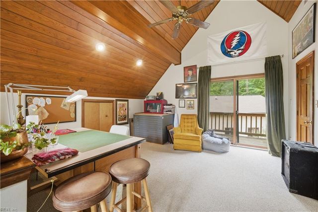 10346 Acorn LN, Smithfield, VA 23430