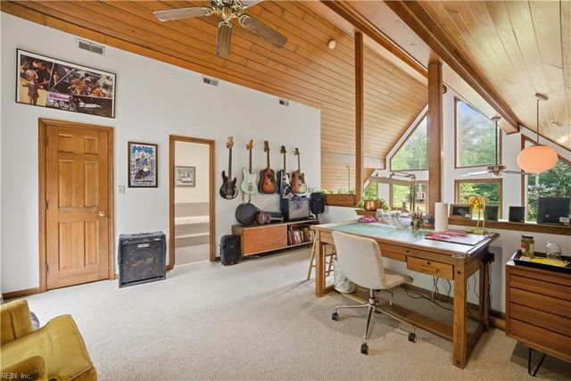 10346 Acorn LN, Smithfield, VA 23430