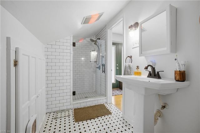 10346 Acorn LN, Smithfield, VA 23430
