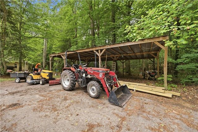 10346 Acorn LN, Smithfield, VA 23430