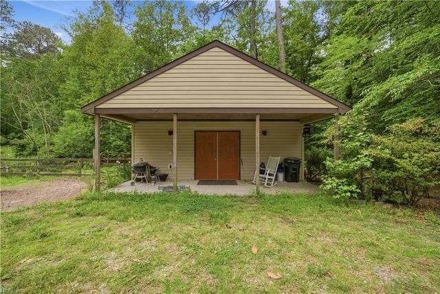 10346 Acorn LN, Smithfield, VA 23430