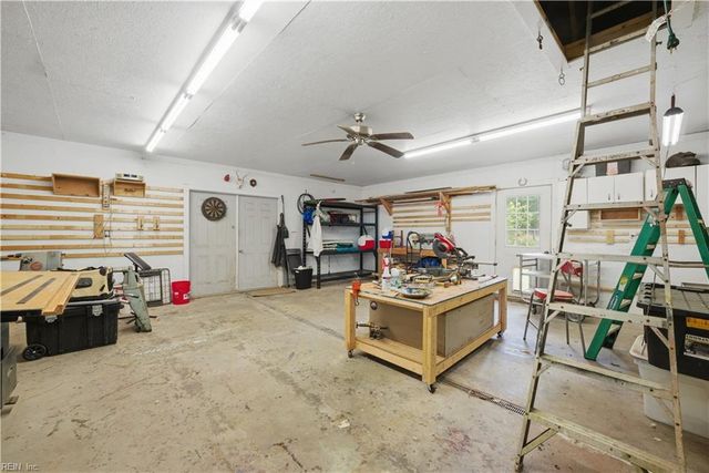 10346 Acorn LN, Smithfield, VA 23430