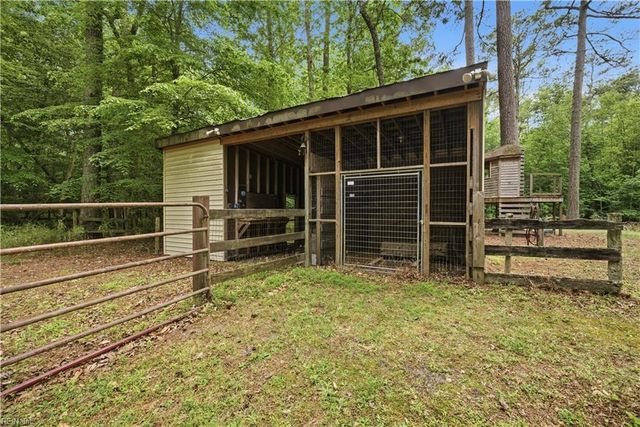 10346 Acorn LN, Smithfield, VA 23430