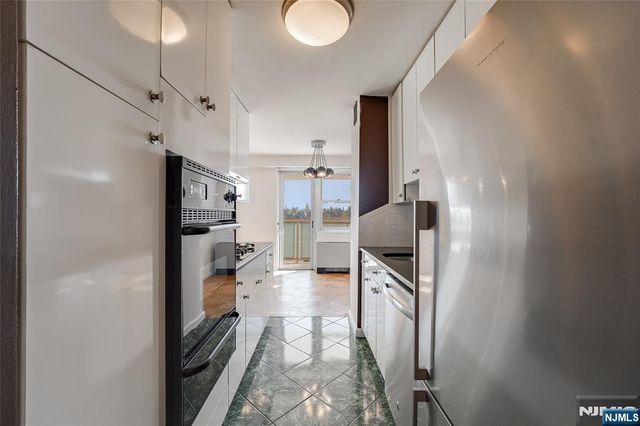 6600 Boulevard East 2C, West New York, NJ 07093