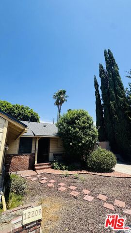12209 Crewe Street, Los Angeles, CA 91605