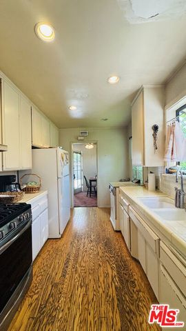 12209 Crewe Street, Los Angeles, CA 91605