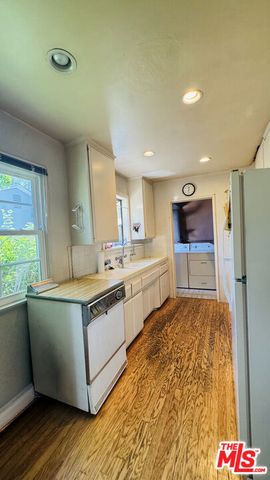12209 Crewe Street, Los Angeles, CA 91605