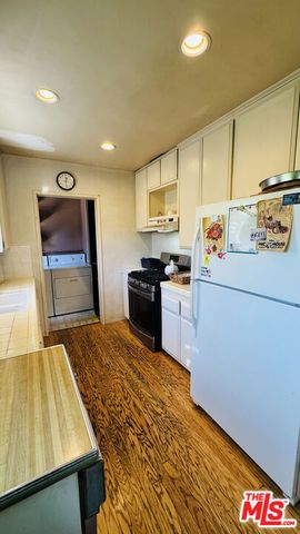 12209 Crewe Street, Los Angeles, CA 91605