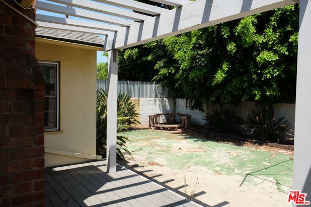 12209 Crewe Street, Los Angeles, CA 91605