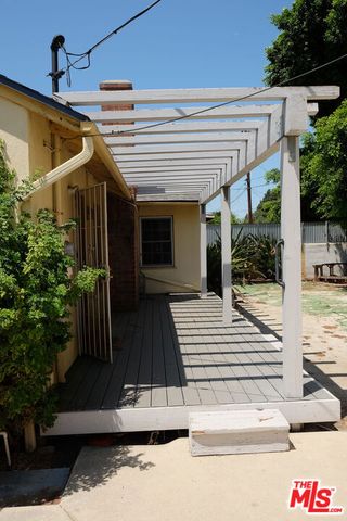 12209 Crewe Street, Los Angeles, CA 91605