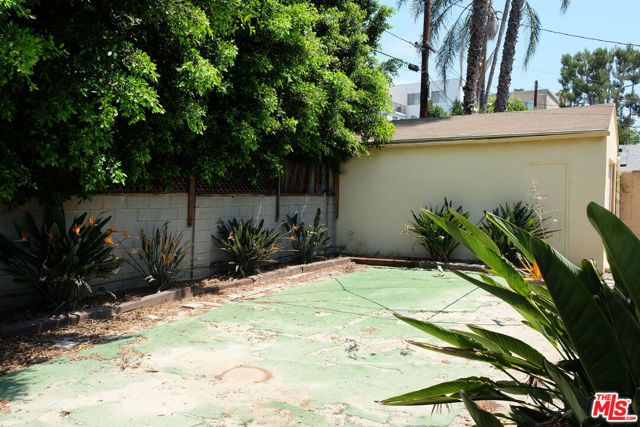 12209 Crewe Street, Los Angeles, CA 91605