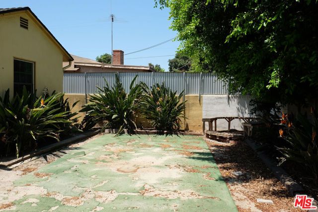 12209 Crewe Street, Los Angeles, CA 91605