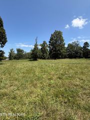 128 Padstow Lane, Lenoir City, TN 37772