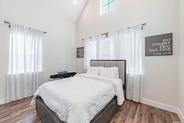 112 W Magnolia, La Vernia, TX 78121