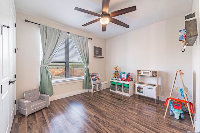 112 W Magnolia, La Vernia, TX 78121