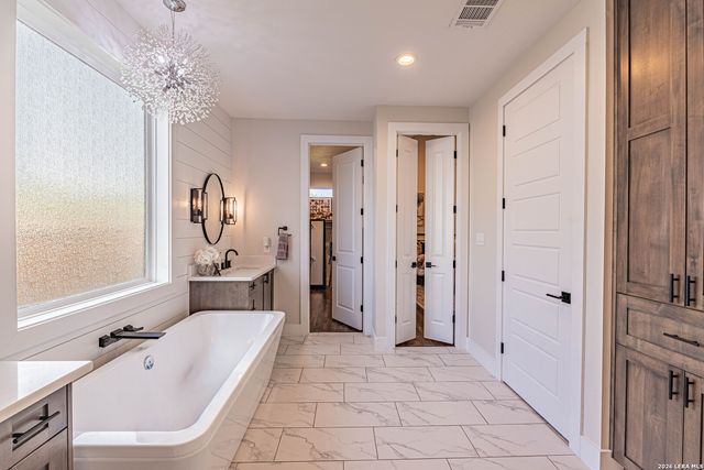 112 W Magnolia, La Vernia, TX 78121