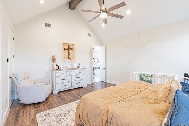 112 W Magnolia, La Vernia, TX 78121