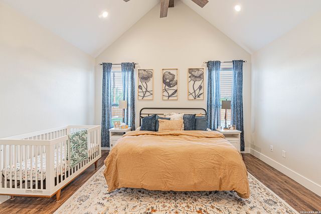 112 W Magnolia, La Vernia, TX 78121