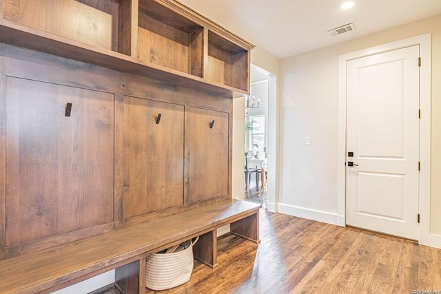 112 W Magnolia, La Vernia, TX 78121