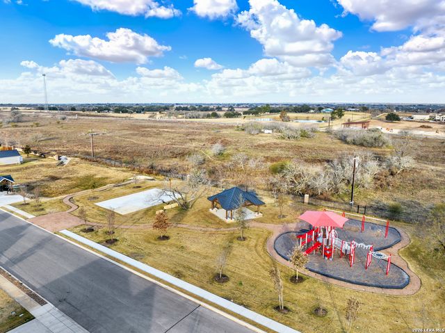 112 W Magnolia, La Vernia, TX 78121