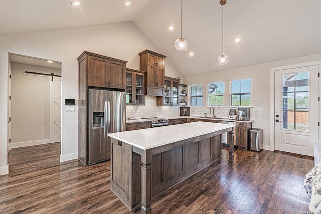 112 W Magnolia, La Vernia, TX 78121