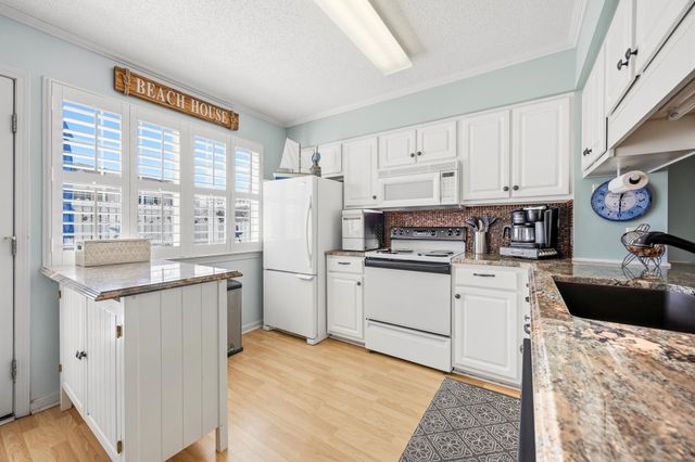 103 Barnwell St Apt 27B, North Myrtle Beach, SC 29582