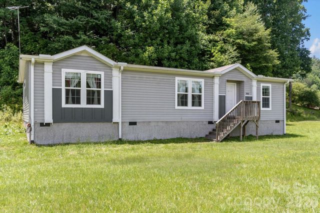 1060 Pickens Highway, Rosman, NC 28772