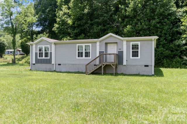 1060 Pickens Highway, Rosman, NC 28772