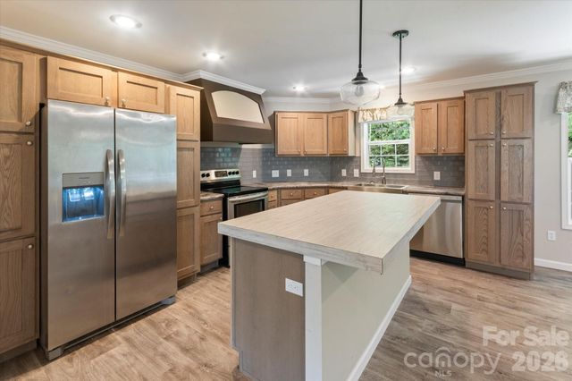 1060 Pickens Highway, Rosman, NC 28772