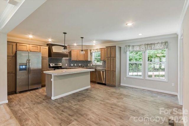 1060 Pickens Highway, Rosman, NC 28772