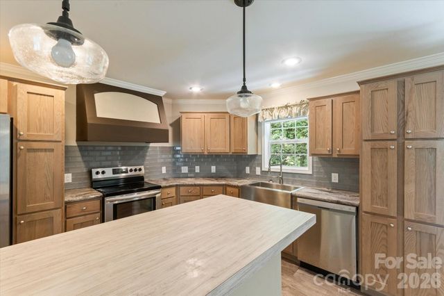 1060 Pickens Highway, Rosman, NC 28772