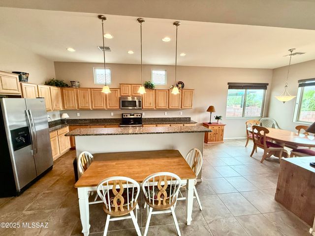 740 N Observation Trail, Green Valley, AZ 85614