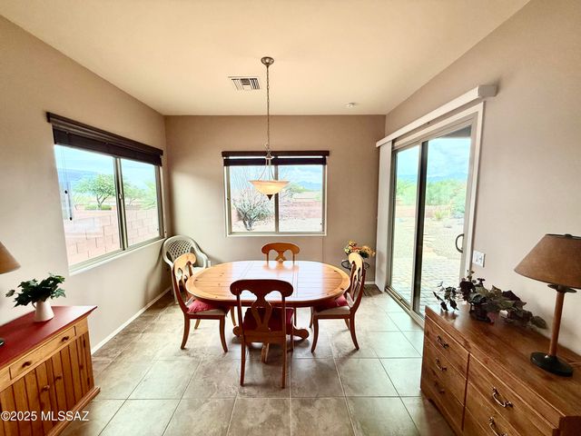 740 N Observation Trail, Green Valley, AZ 85614