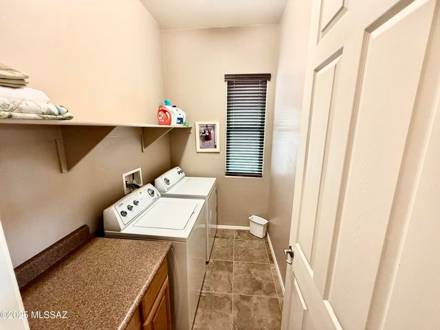 740 N Observation Trail, Green Valley, AZ 85614