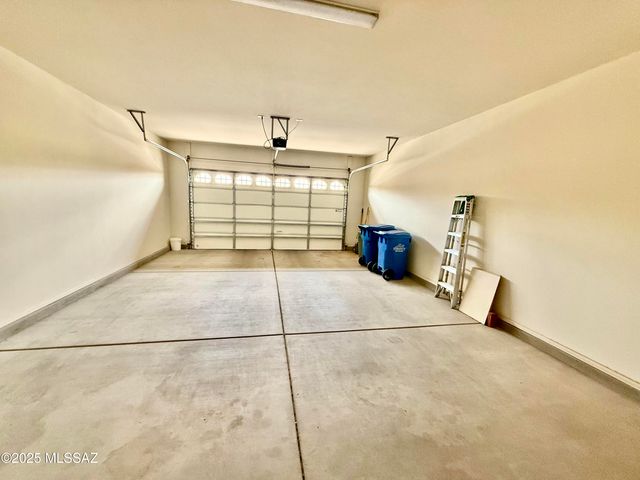 740 N Observation Trail, Green Valley, AZ 85614