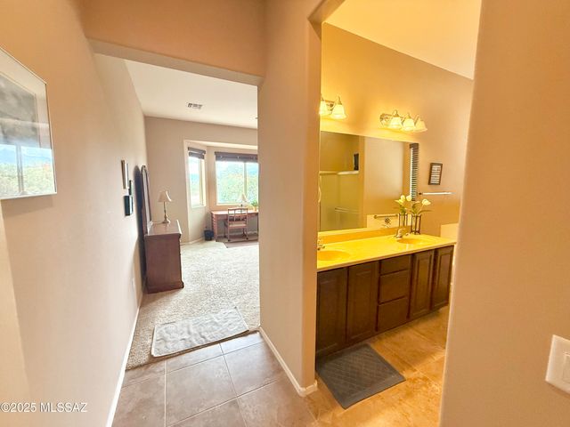 740 N Observation Trail, Green Valley, AZ 85614