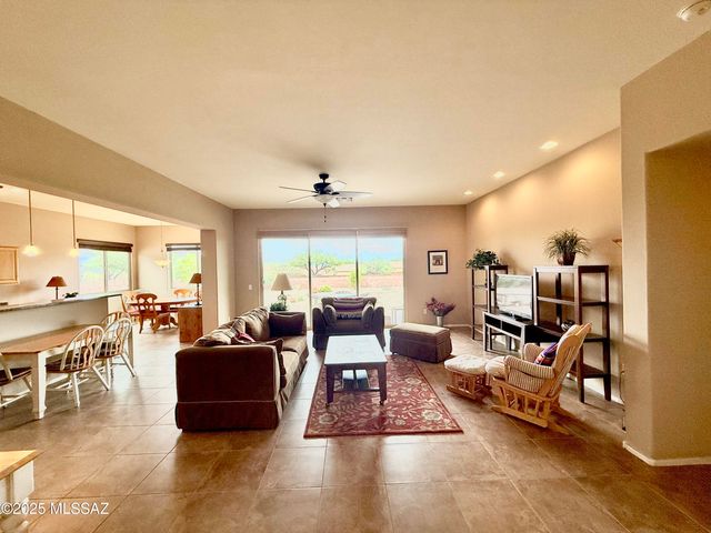 740 N Observation Trail, Green Valley, AZ 85614