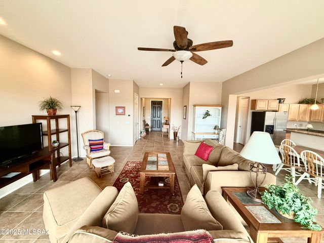 740 N Observation Trail, Green Valley, AZ 85614