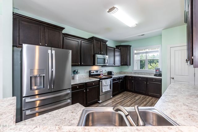 53 Red Wood Road, Zebulon, NC 27597