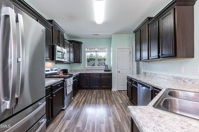 53 Red Wood Road, Zebulon, NC 27597